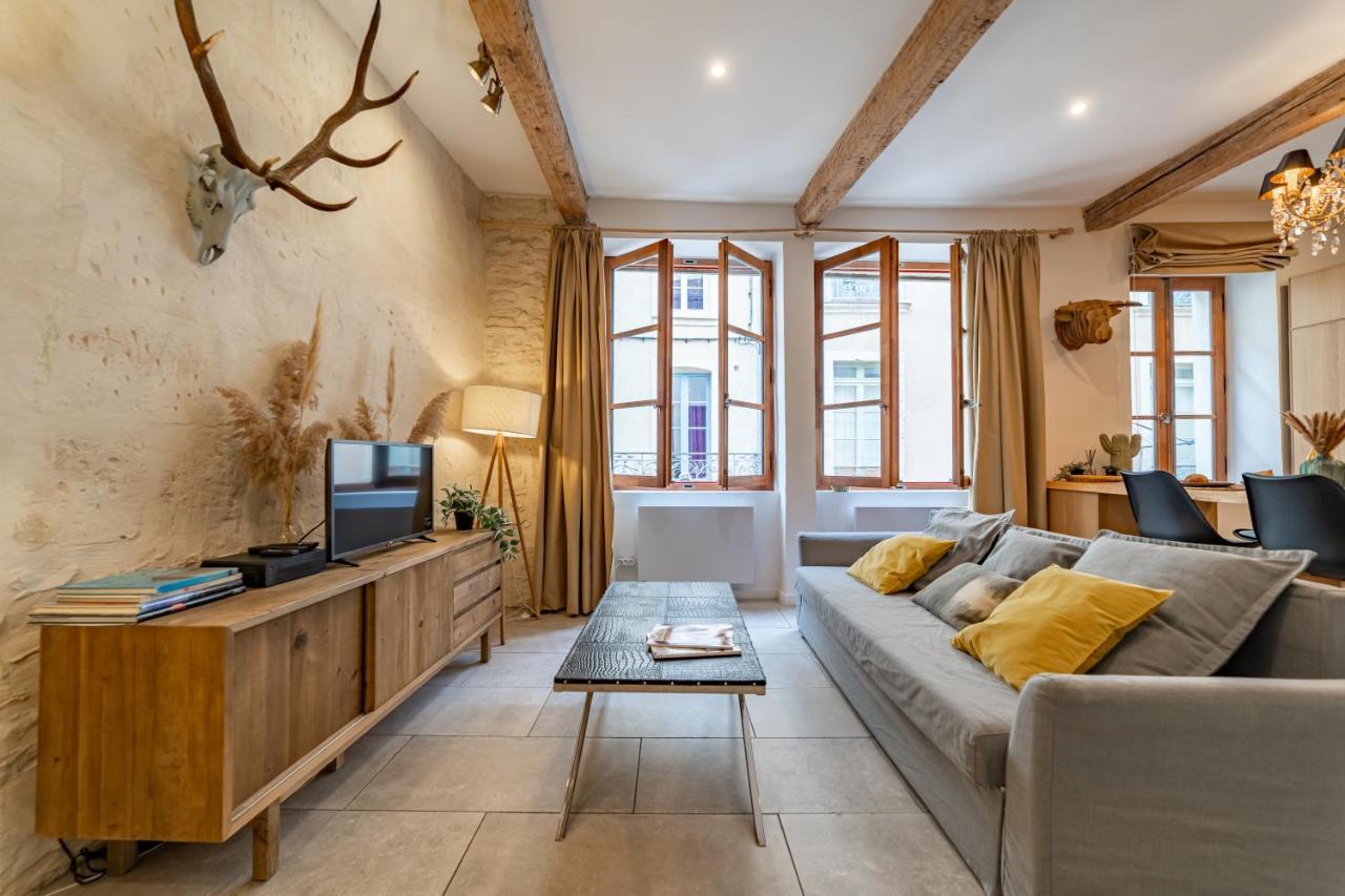 L'Elegance De La Pierre Au Pied De La Maison Carree - Une Nuit A นีมส์ ภายนอก รูปภาพ