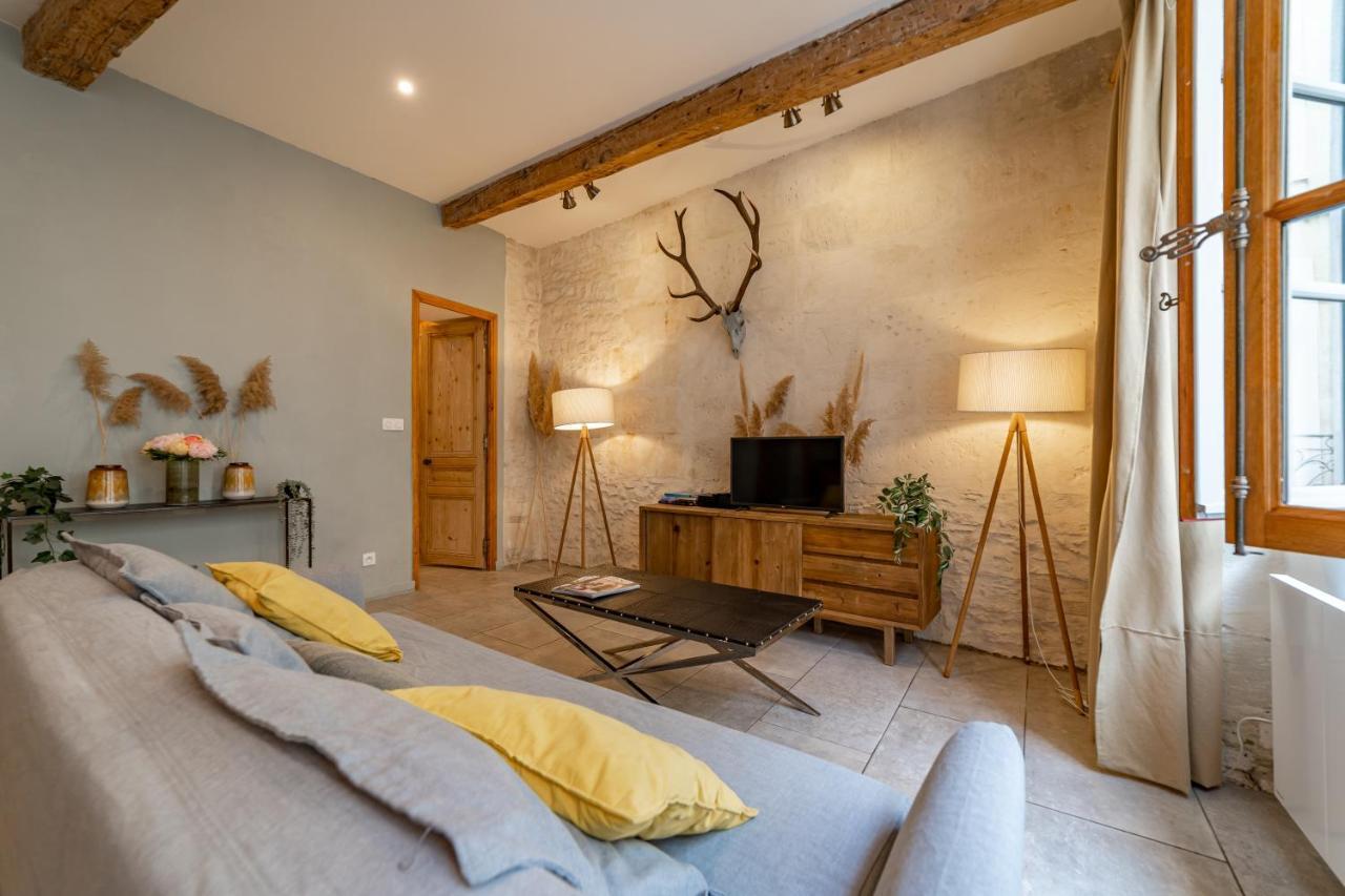 L'Elegance De La Pierre Au Pied De La Maison Carree - Une Nuit A นีมส์ ภายนอก รูปภาพ