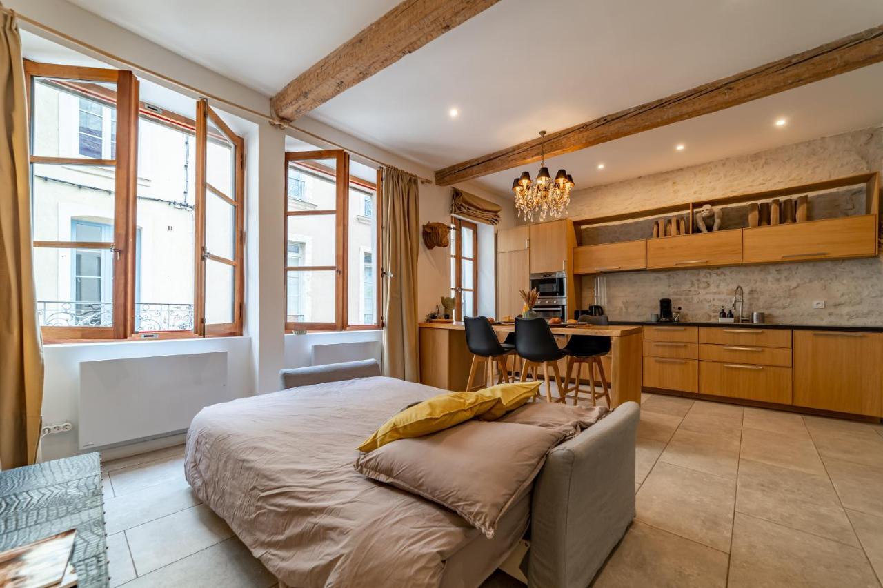 L'Elegance De La Pierre Au Pied De La Maison Carree - Une Nuit A นีมส์ ภายนอก รูปภาพ