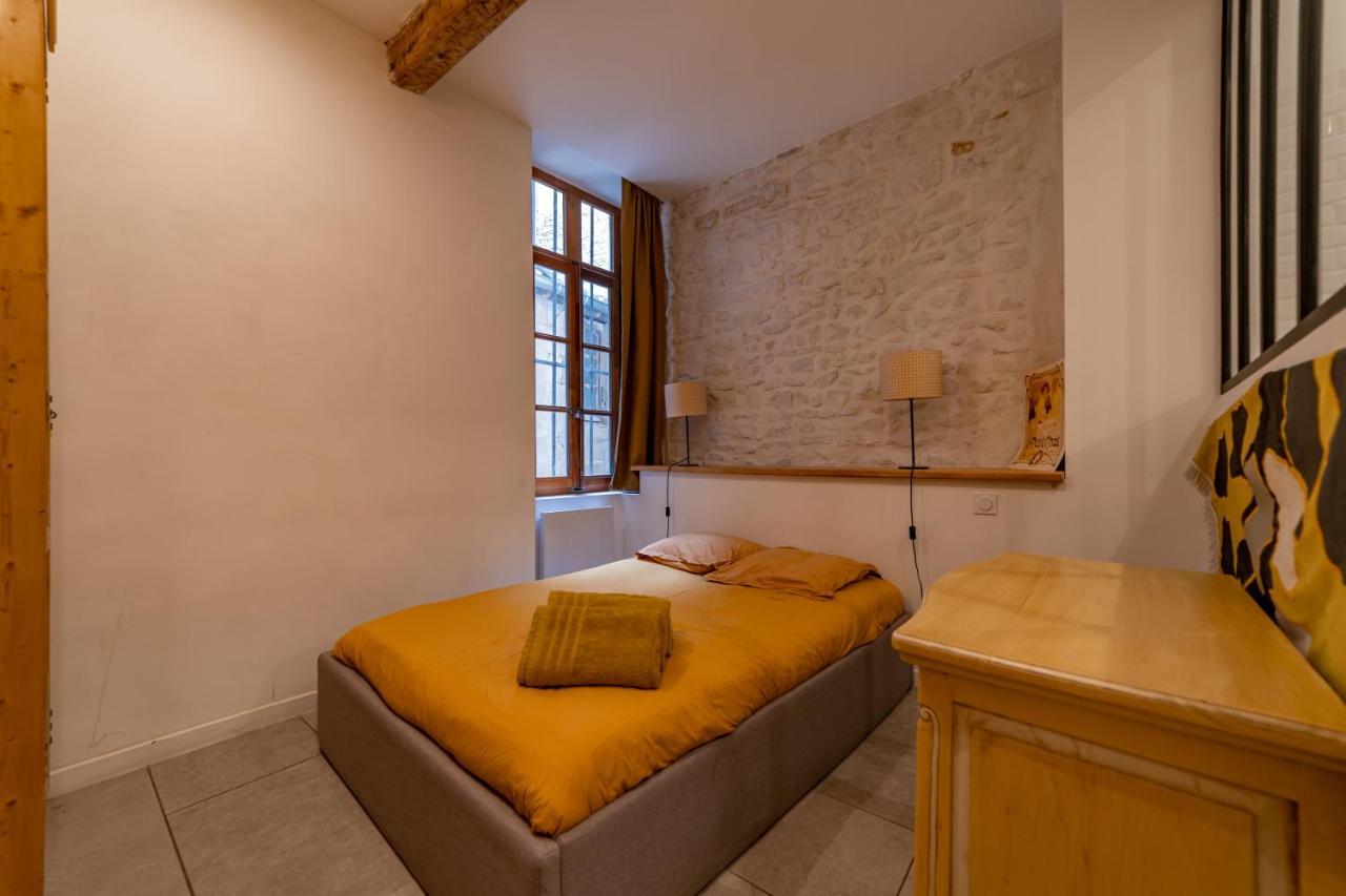 L'Elegance De La Pierre Au Pied De La Maison Carree - Une Nuit A นีมส์ ภายนอก รูปภาพ