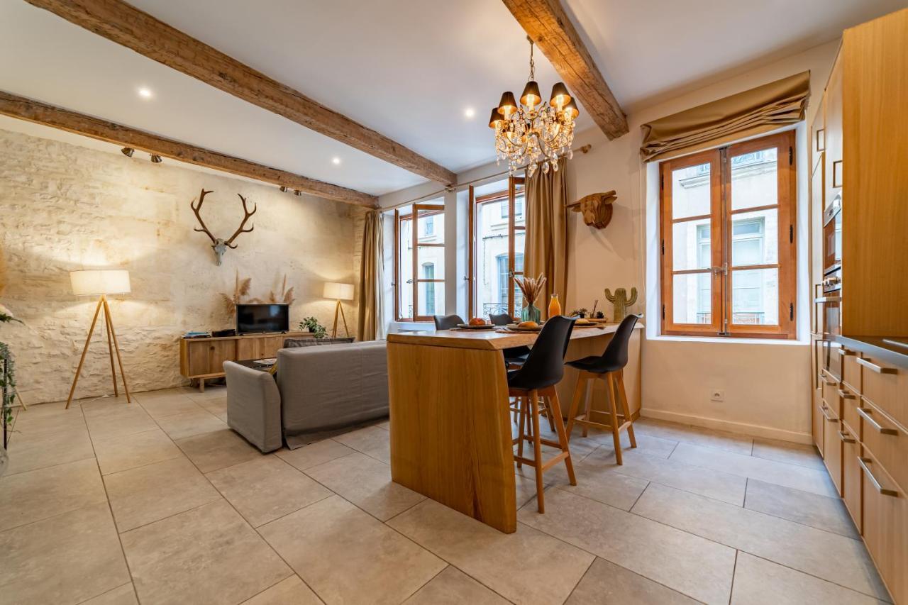 L'Elegance De La Pierre Au Pied De La Maison Carree - Une Nuit A นีมส์ ภายนอก รูปภาพ