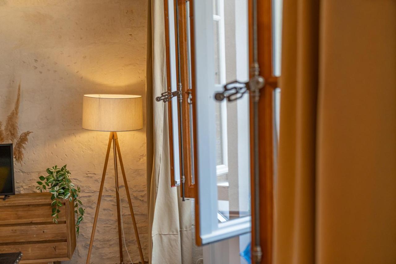 L'Elegance De La Pierre Au Pied De La Maison Carree - Une Nuit A นีมส์ ภายนอก รูปภาพ
