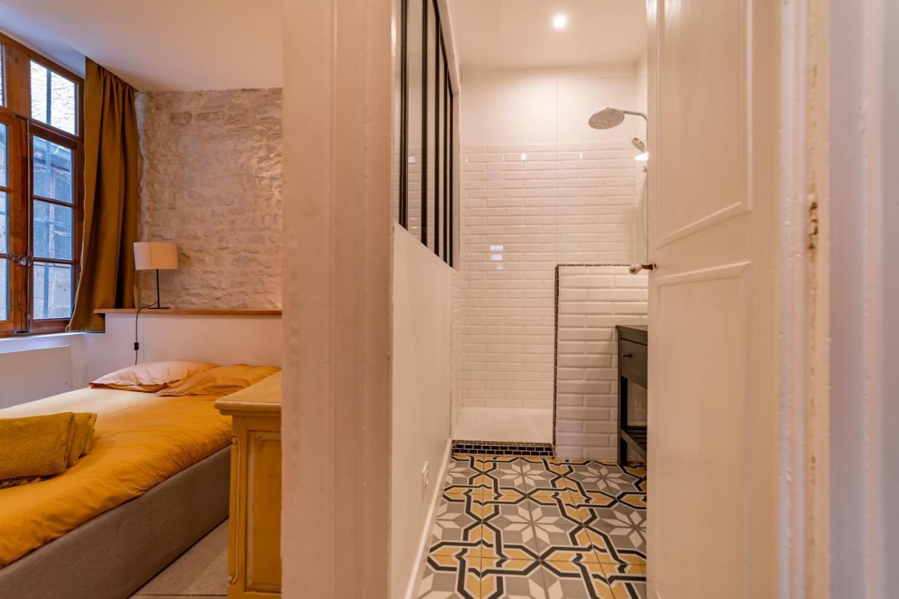 L'Elegance De La Pierre Au Pied De La Maison Carree - Une Nuit A นีมส์ ภายนอก รูปภาพ