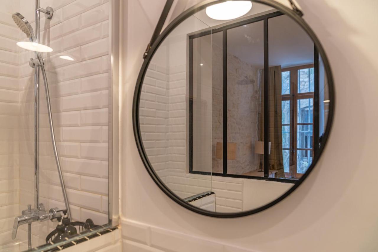 L'Elegance De La Pierre Au Pied De La Maison Carree - Une Nuit A นีมส์ ภายนอก รูปภาพ